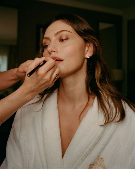 phoebe tonkin chanel lipstick